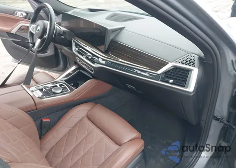 2025 BMW X6 xDrive40I z USA, uszkodzony, nr VIN 5UX33EX09S9Z28233